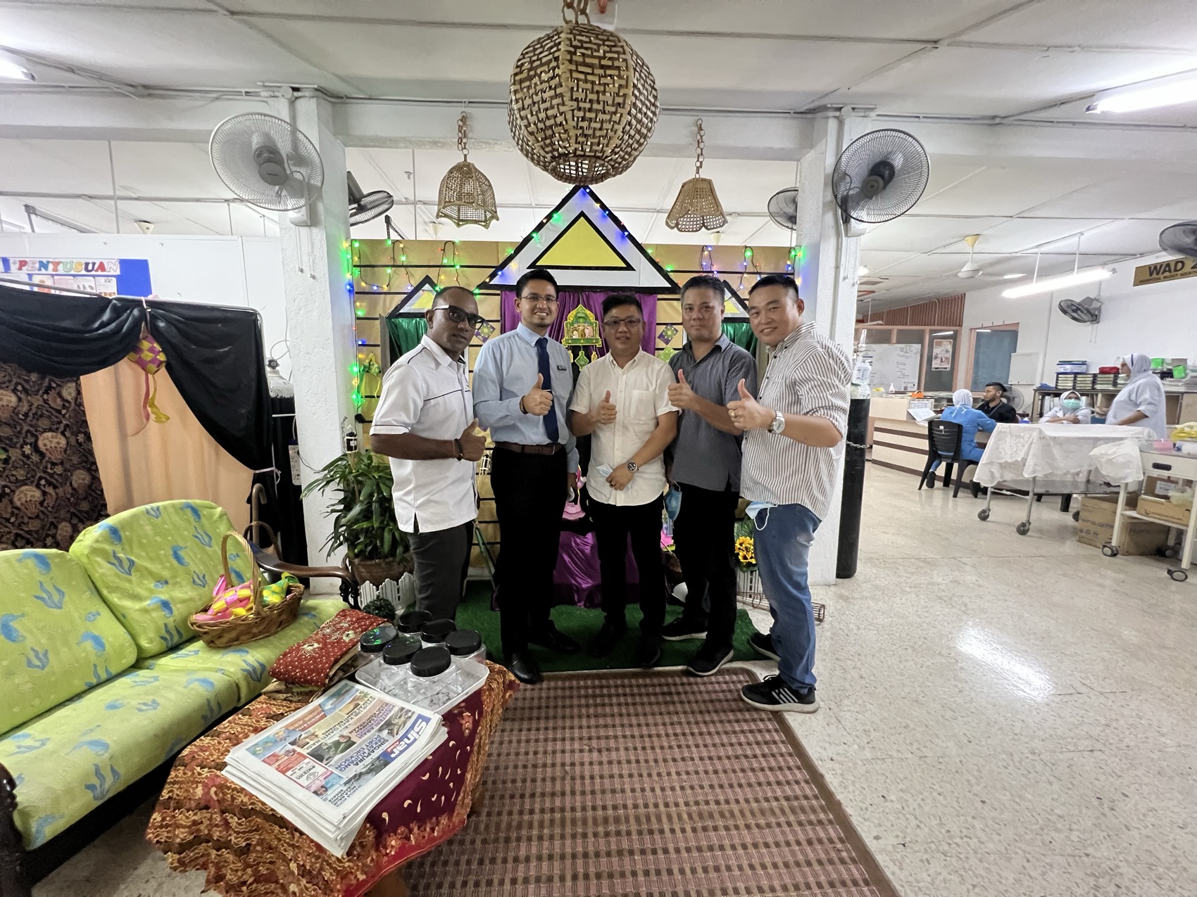 Hospital ward programme with staff and volunteers